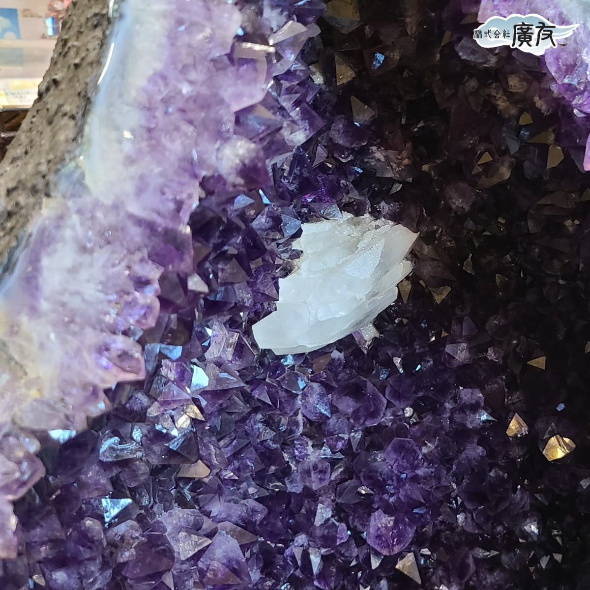 ブラジル産アメジストドーム 109kg 台付 | 現物販売 – 株式会社廣友