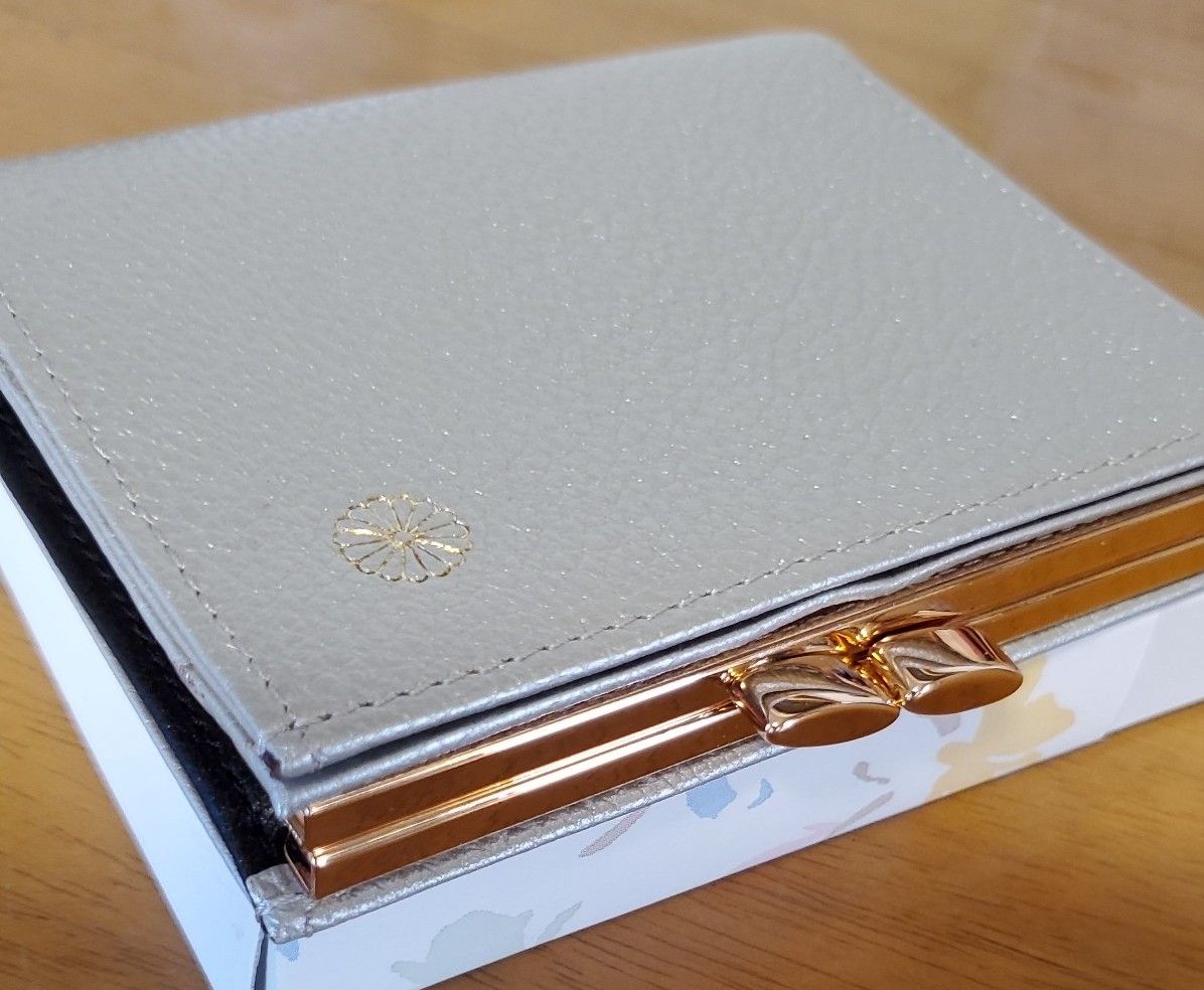 新品未使用】ガマ口財布 皇居限定 二つ折り シルバー 高級 箱付き