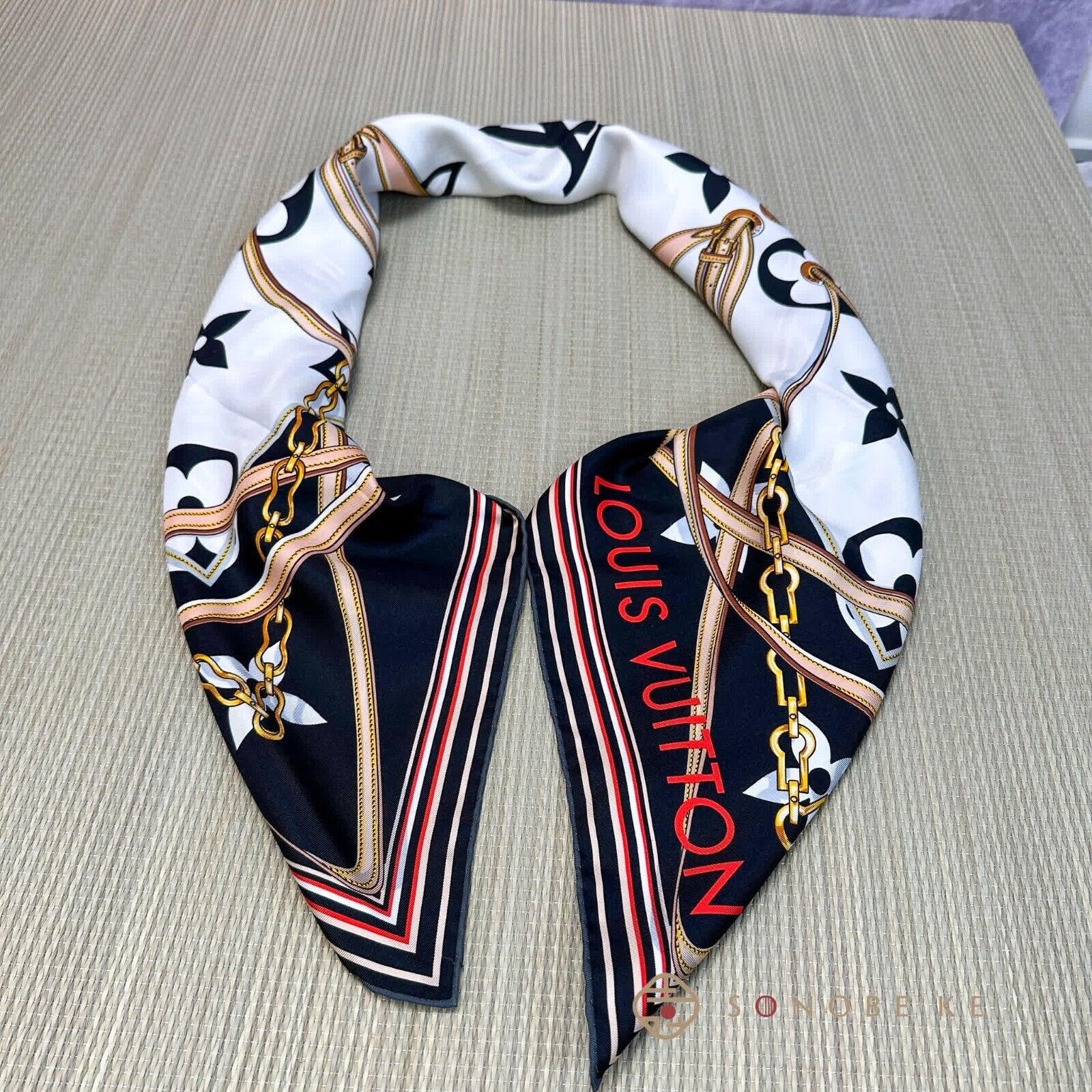 LOUIS VUITTON Kare 90 Ultimate monogram giant Scarf Silk WHT
