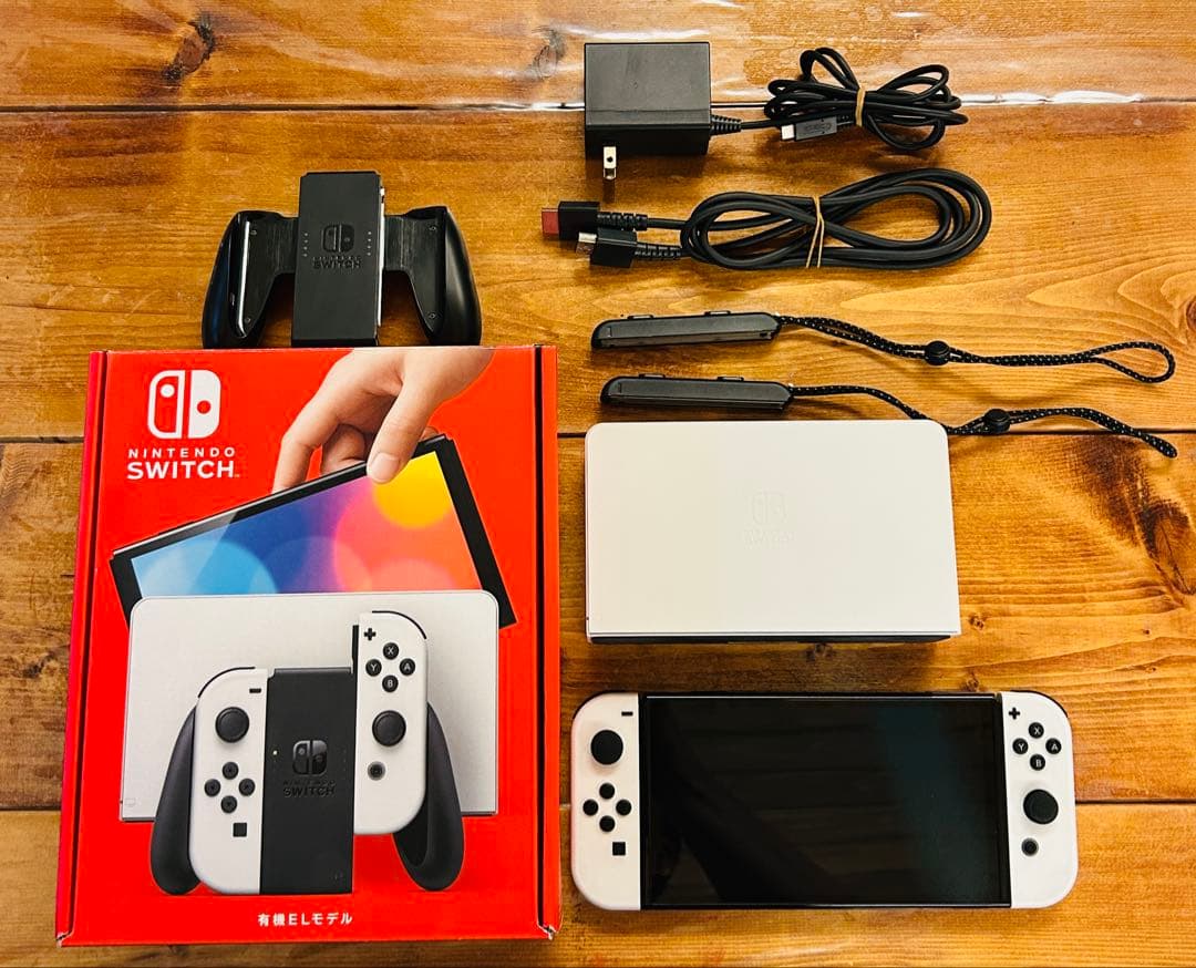 m*n様 Nintendo Switch 有機EL ホワイト Nintendo Switch（有機ELモデル） Joy-Con(L)/(R) ホワイト HEG-S