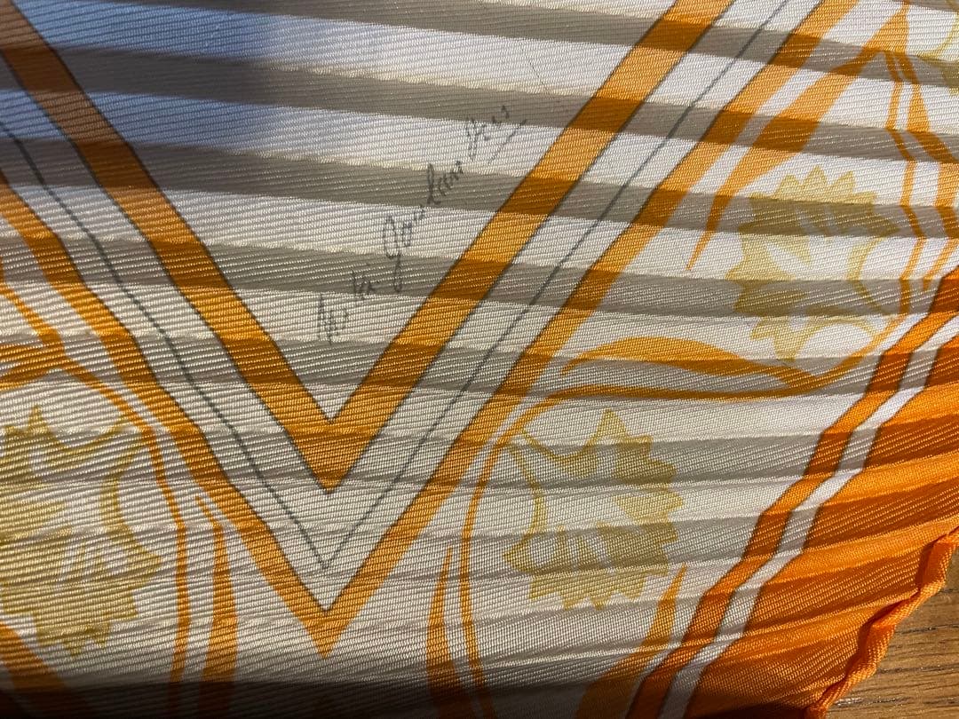 HERMES 花柄 シルクスカーフ プリーツ オンライン